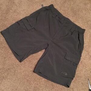 The North Face cargo shorts SZ M men’s Charcoal grey EUC